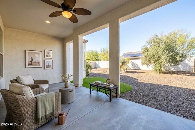 Foto del edificio - 16794 W Coronado Rd