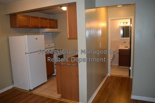 Building Photo - 14610 Greenfield Rd