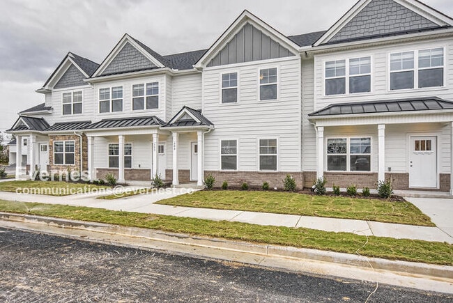 Building Photo - 307 Raines Ct