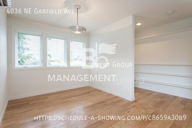 Foto del edificio - Light & Bright Newer Duplex Close-in NE Po...