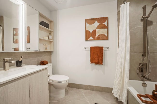 Foto del edificio - 334 N Halsted St