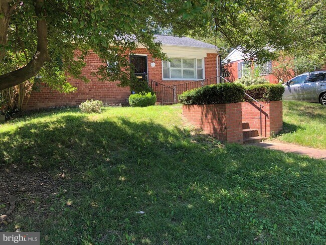 Building Photo - 9113 Taylor St