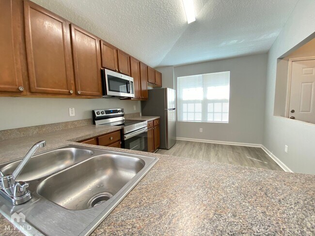 Foto del edificio - 11053 Campus Heights Ln