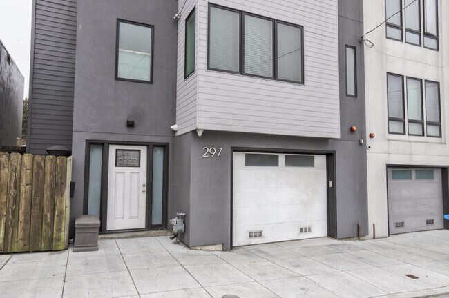Building Photo - 297 Sagamore St