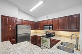 Foto principal - 7640 Westwood Dr