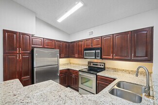 Building Photo - 7640 Westwood Dr