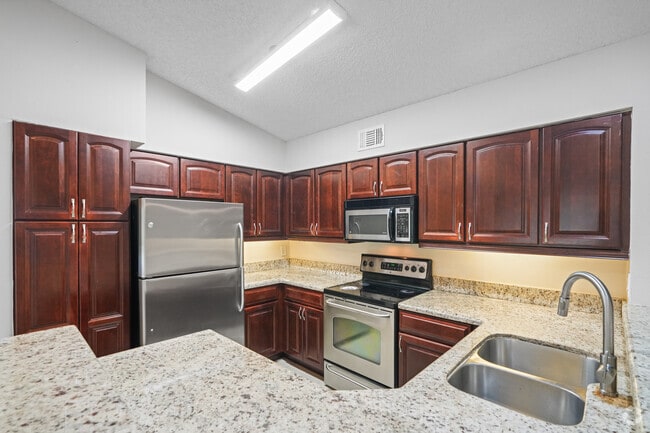 Building Photo - 7640 Westwood Dr