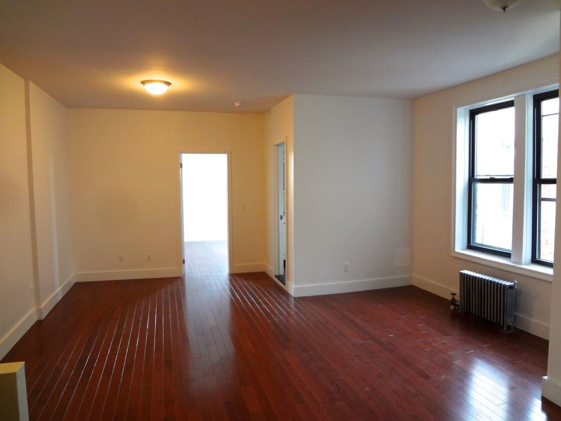 Primary Photo - 8650 77th St