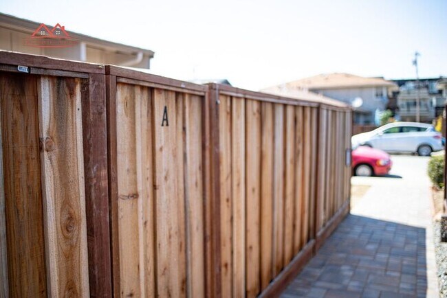 Foto del edificio - 1829 El Parque Ct