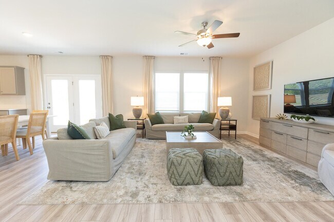 Foto del edificio - 4231 Sylvan Lp