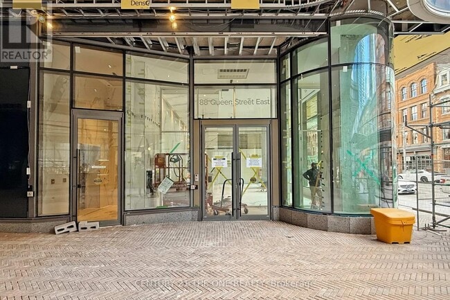 Photo du bâtiment - 88 Queen St E