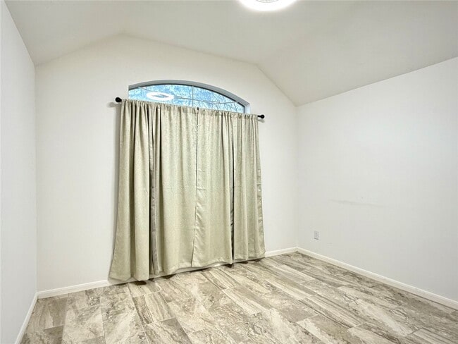 Foto del edificio - 3226 Candlepine Dr