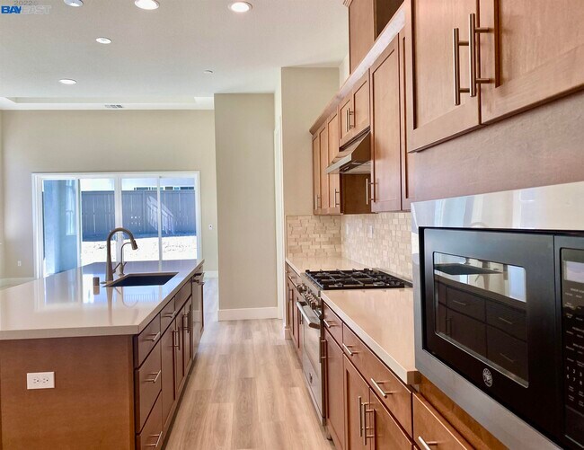 Building Photo - 3010 Rio Grande Dr