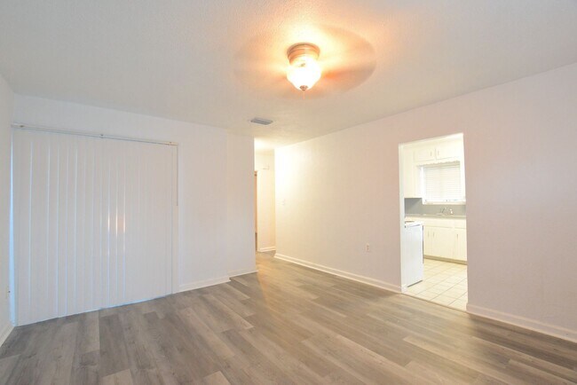 Foto del edificio - 1 br, 1 bath House - 2314 Formosa Ave