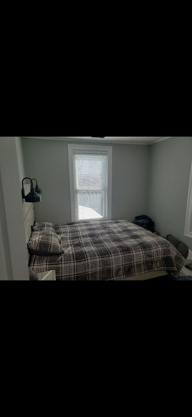 Bedroom 1 - 55 Seadrift Ave