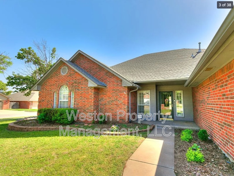 Photo - 18120 Chestnut Oak Drive