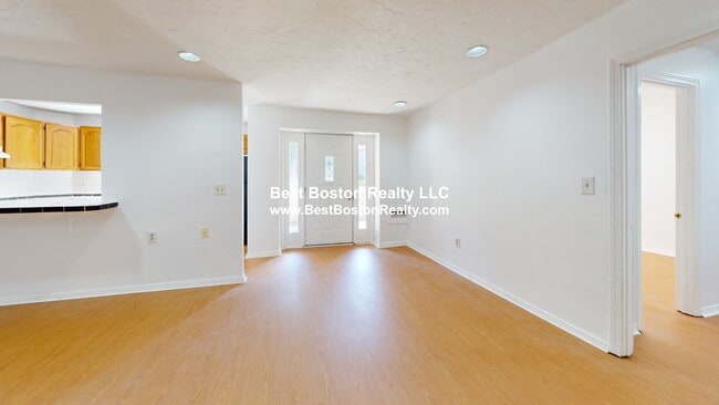 Building Photo - 100 Fellsview Terrace