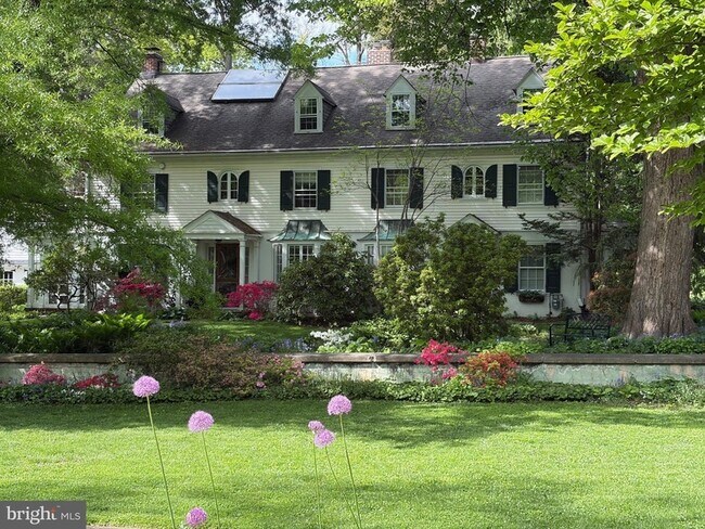 Foto del edificio - 1121 Spring Grove Ave