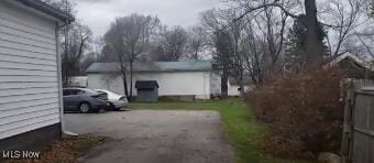 Building Photo - 13900-UP Kirtland St