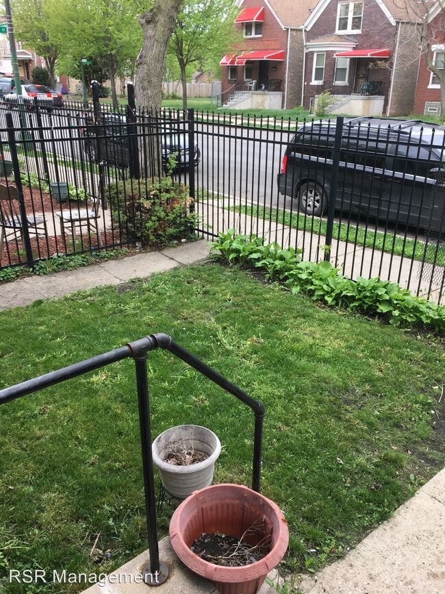 Foto del edificio - 3 br, 1 bath House - 837 N. Homan Avenue