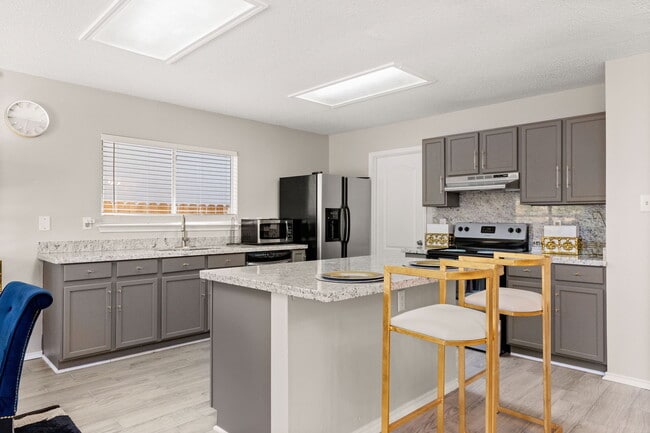 Photo - 1627 Pinetum Dr House