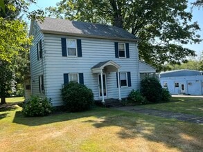 Building Photo - 644 Amity Rd