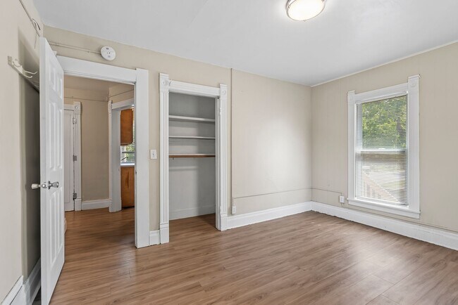 Foto del edificio - 1804 1/2  College St (Upper Level)