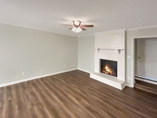 Foto del edificio - 106 Greenwood Cir