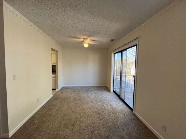 Building Photo - 764 Fox Ridge Dr