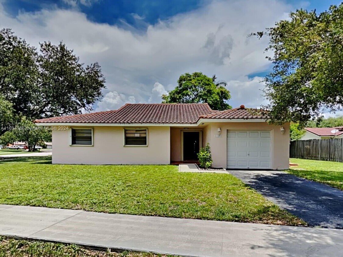 Primary Photo - 11295 SW 55th Pl