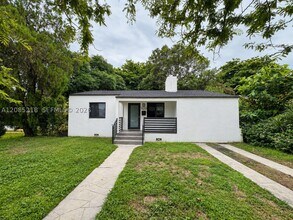 Building Photo - 520 NW 45th St