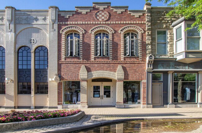 Building Photo - 32 E 8th St