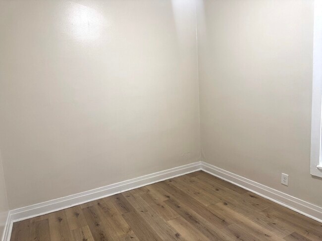 Foto del edificio - 2158 N Hamlin Ave