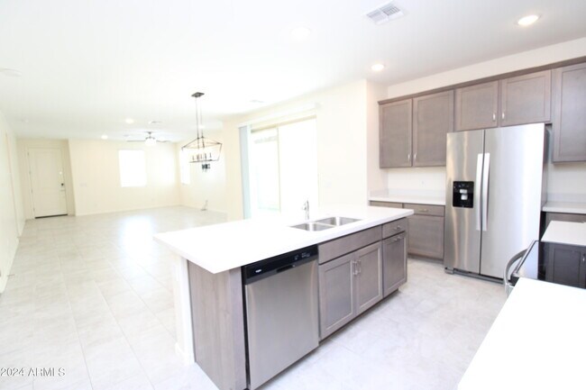 Foto del edificio - 15258 W Sherman St
