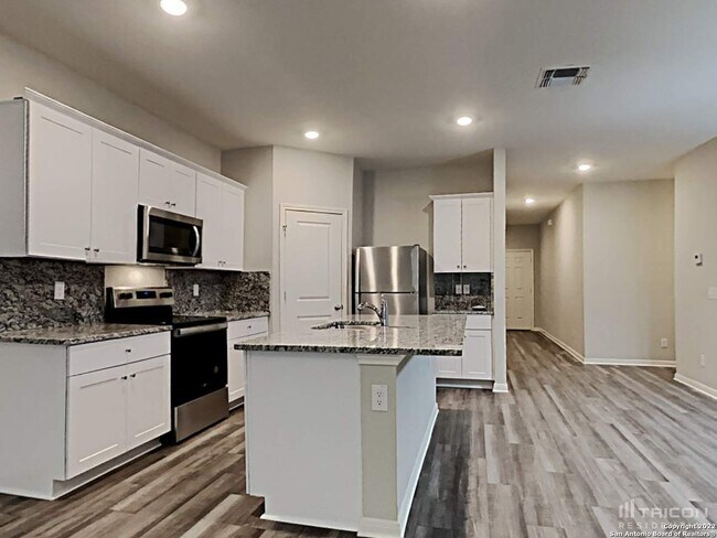 Foto del edificio - 14352 Gunsight Pass