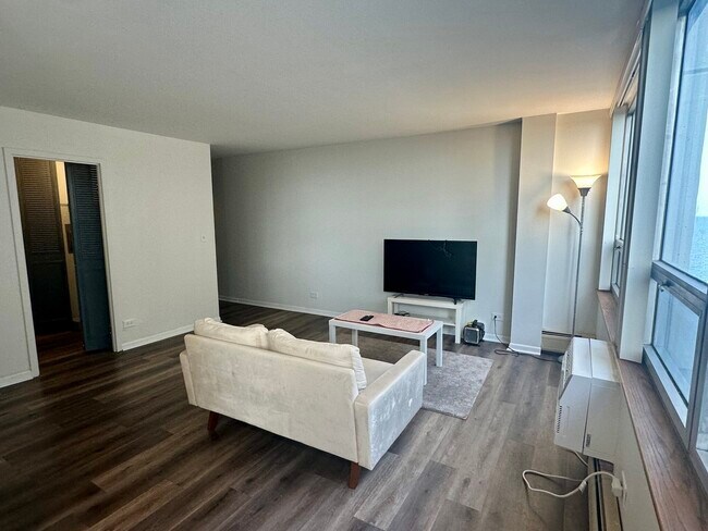 Foto del edificio - 6171 N Sheridan Rd