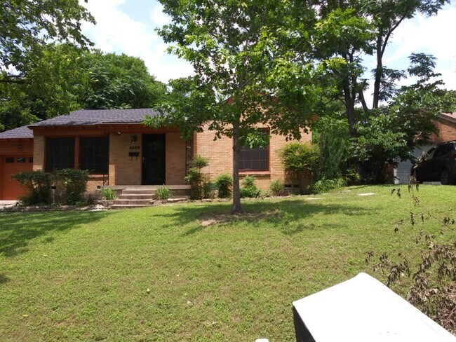 Foto del edificio - 6109 Greenmere Pl