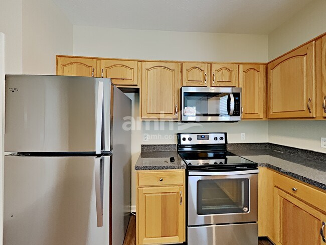 Foto del edificio - 7409 Campton Rd