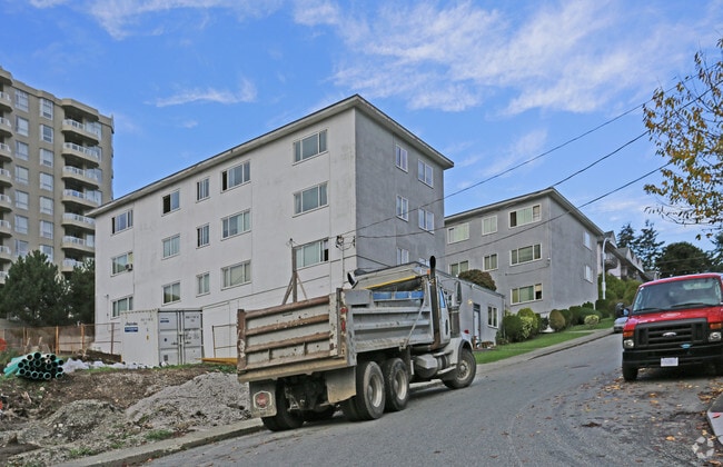 Building Photo - Uptown Apartments
