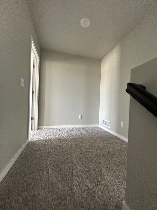 Foto del edificio - Exquisite 3-Bedroom Home with Modern Elegance and a Great Location!!