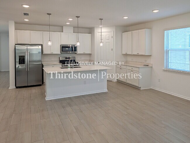 Foto del edificio - 8225 Cedar Run Ln