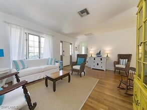 Building Photo - 116 3rd St N