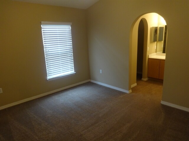 Foto del edificio - 7251 Lawn Tennis Ln