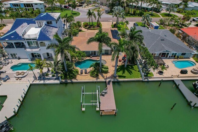 Foto del edificio - 10124 Yacht Club Dr