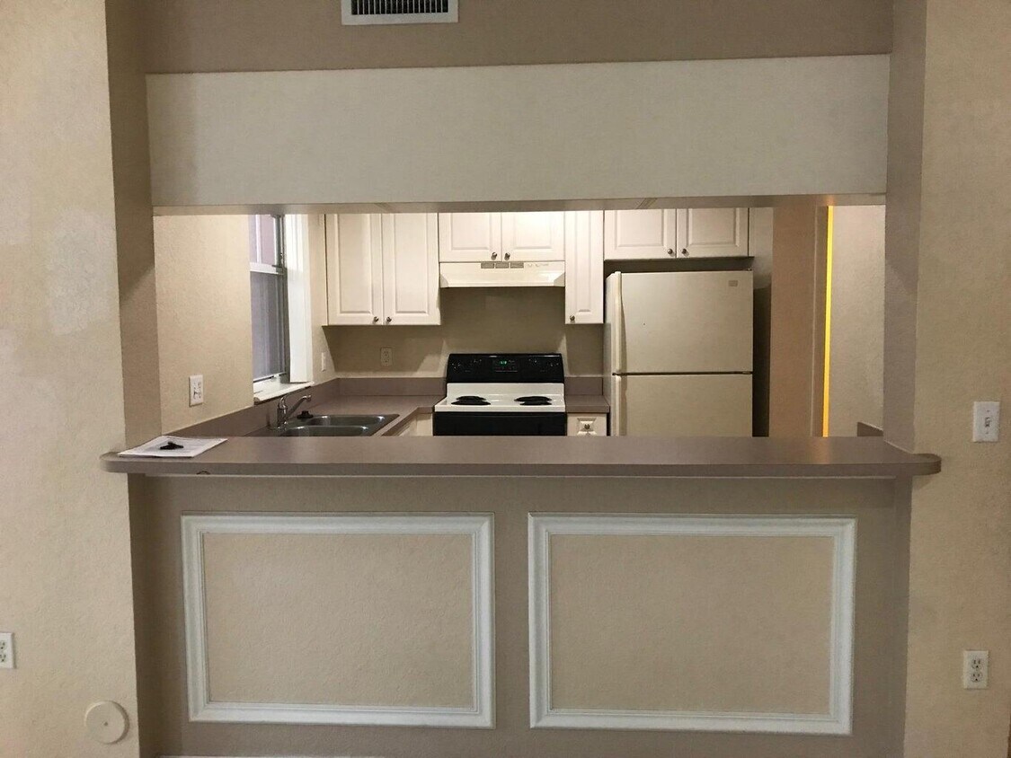 Foto principal - 6678 W Sample Rd