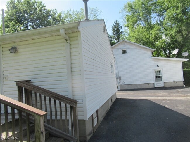 Building Photo - 11631 Ravenna Rd