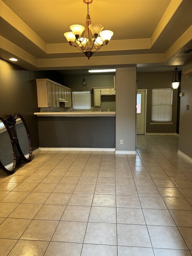 Foto del edificio - 9903 Crystal Ct