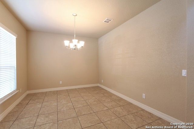 Foto del edificio - 4937 BATTLE LAKE ST