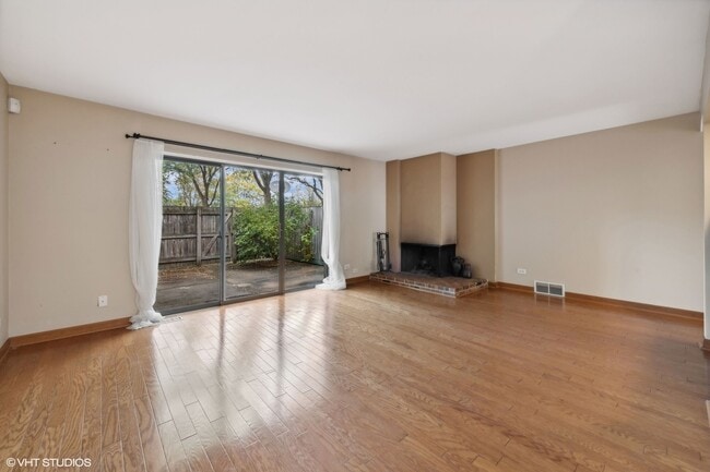 Building Photo - 1930 Songsparrow Ct