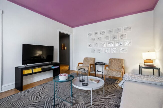 Building Photo - 3538 N Racine Ave